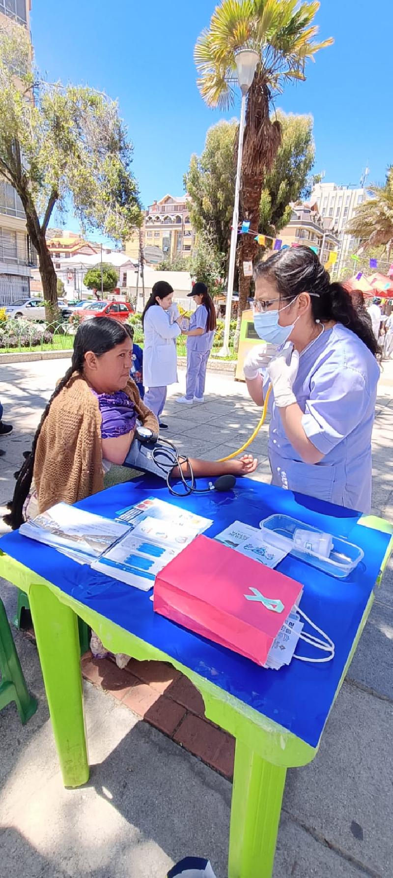 Feria del 04 de Febrero día mundial de lucha contra el cáncer